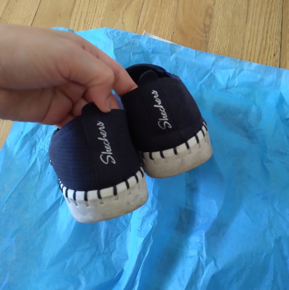 Skechers Waking Shoes & Report Shoes (size 6) - Picture 4 of 12